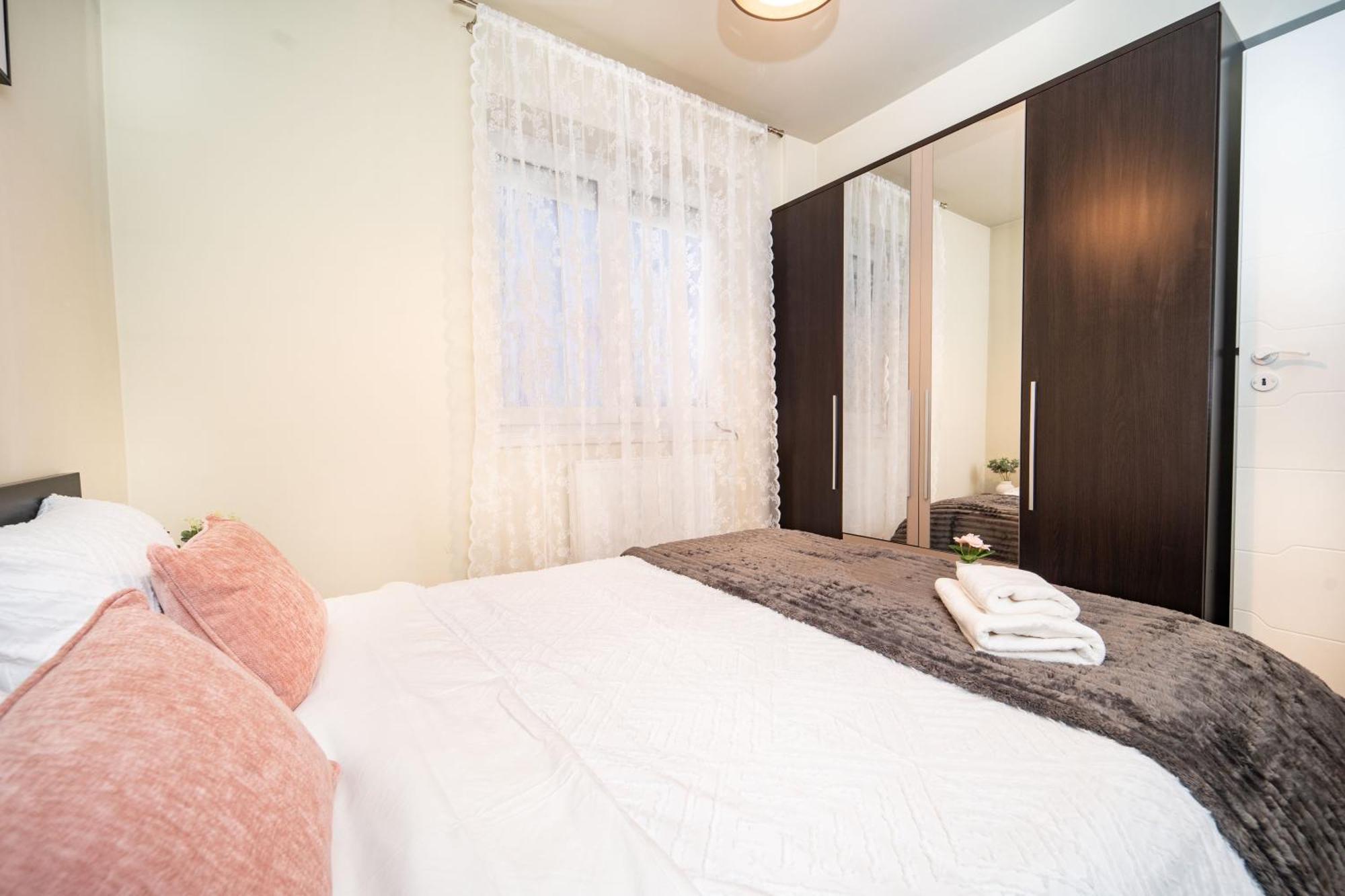 Central Elegant - Anastasia Apartment - By Openhouse Тимишоара Экстерьер фото